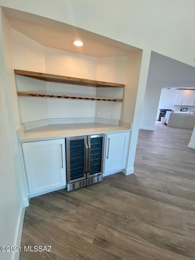 Dry Bar