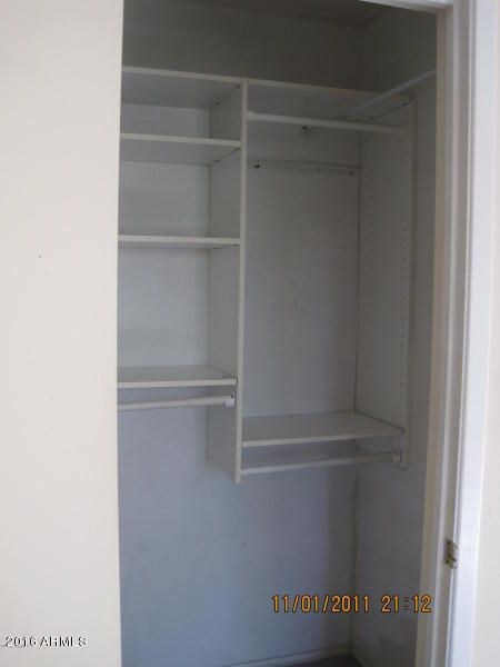 1111 224 closet