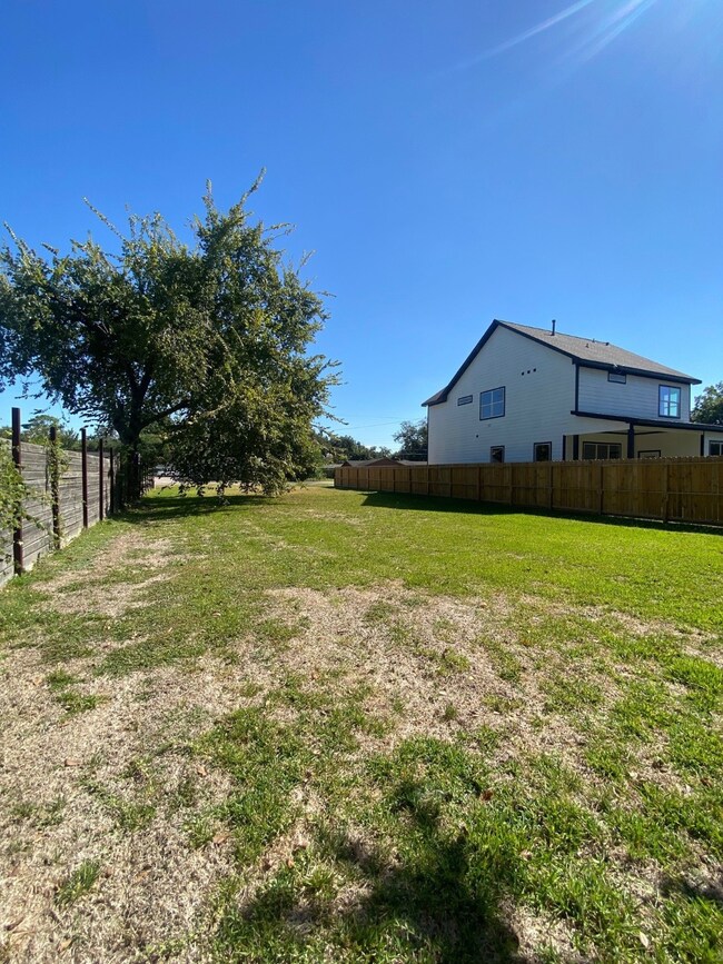 7813 Hirsch Rd, Houston, TX 77016 - photo 6