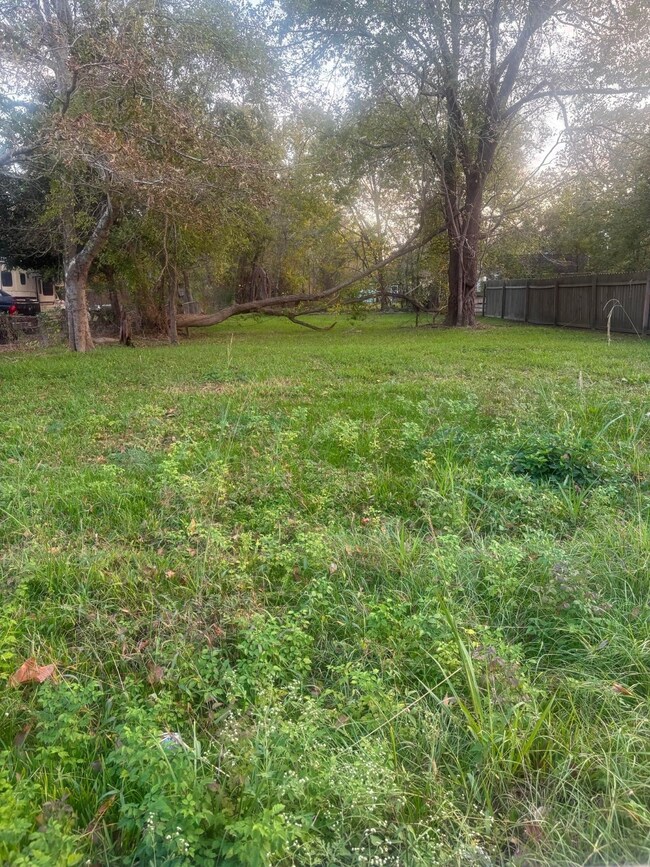 2379 Pope St, Beaumont, TX 77703 - photo 6