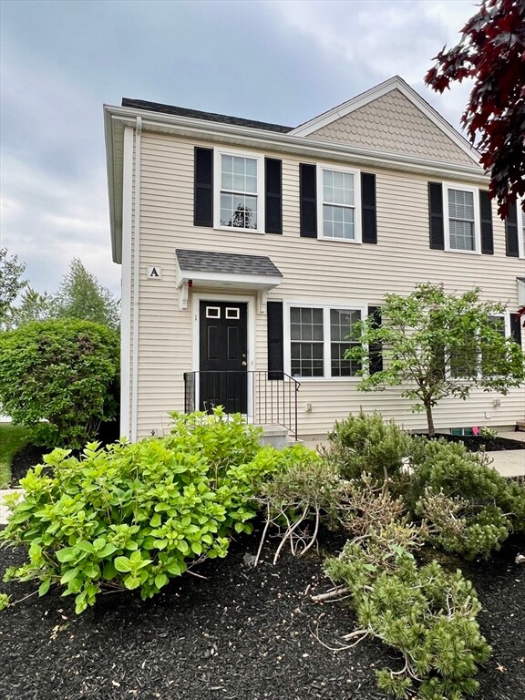 1 Boxberry Ln unit 1, Rockland, MA 02370 - photo 2