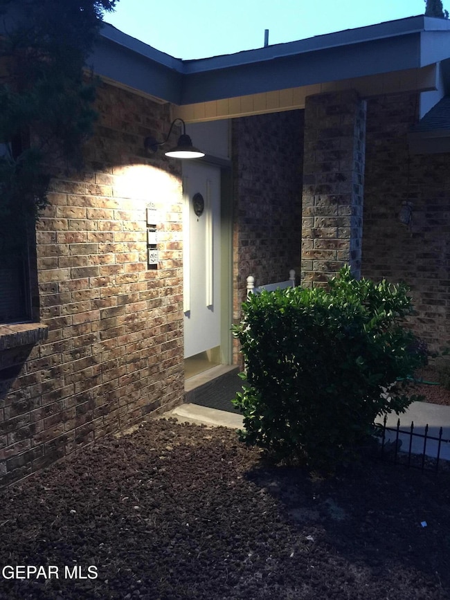 729 Martha Gale Dr, El Paso, TX 79912 - photo 2