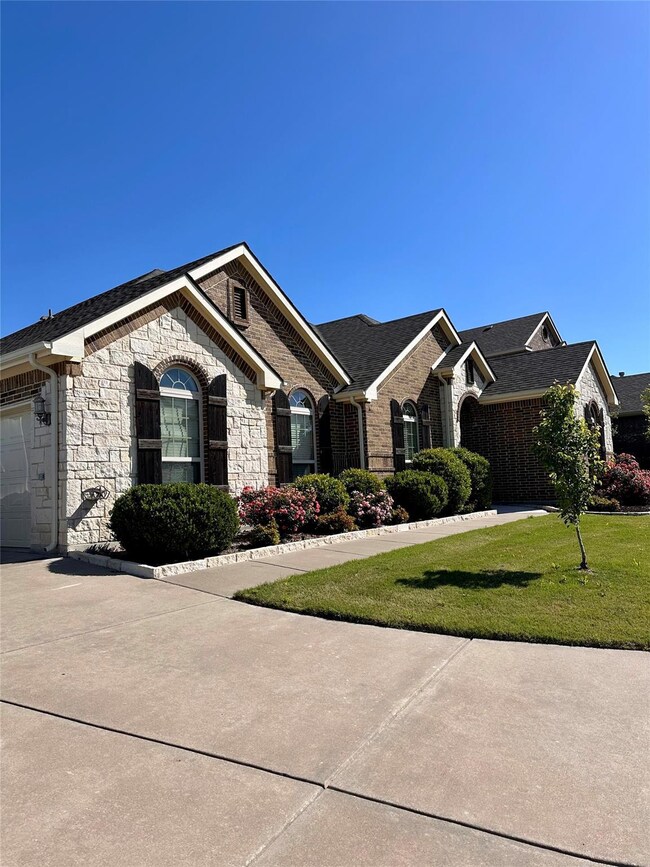 1533 Silverstone Dr, Weatherford, TX 76087 - photo 2