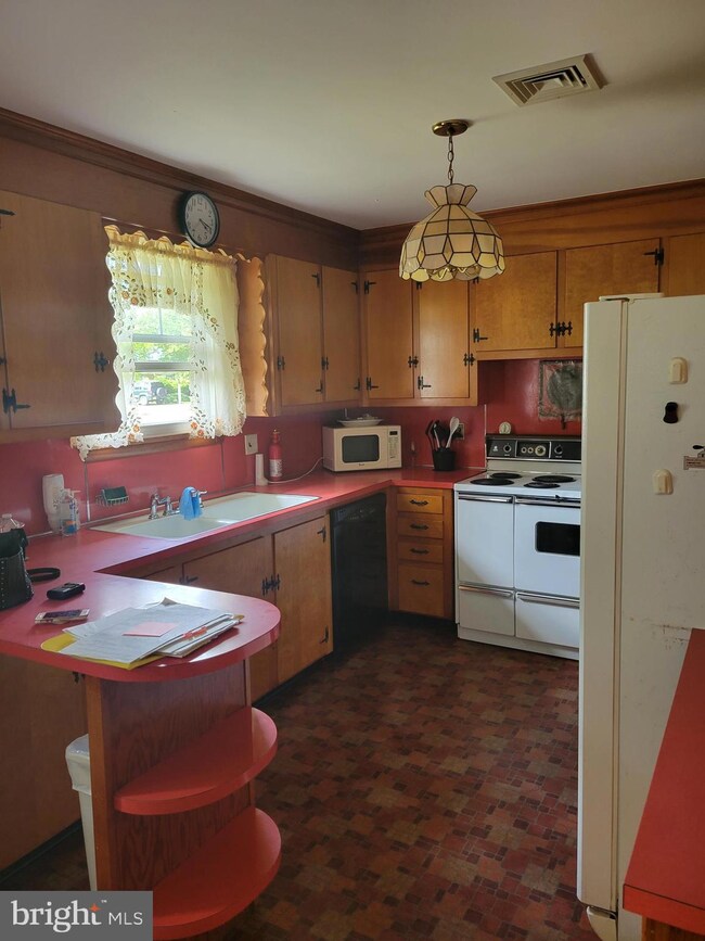 505 Valatia Ave, Millville, NJ 08332 - photo 4