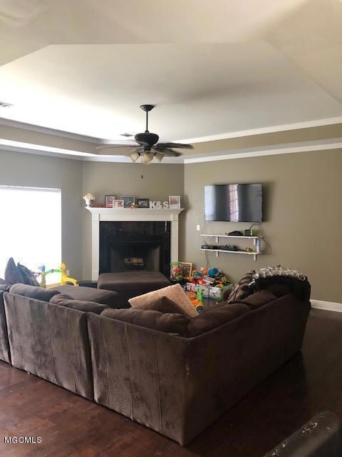 Family room 2 at Apache