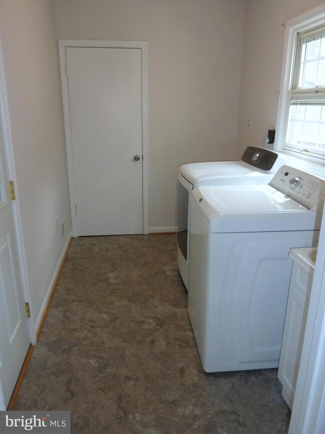 4616 Quarter Charge Dr, Annandale, VA 22003 - photo 5