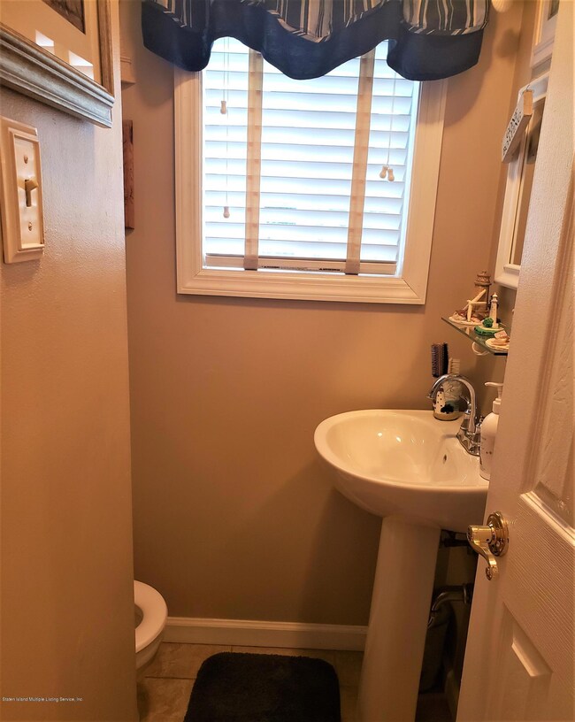 9 Dalton Ave, Staten Island, NY 10306 - photo 4