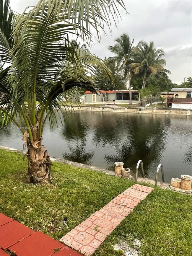 7103 NW 77th St, Tamarac, FL 33321 - photo 7