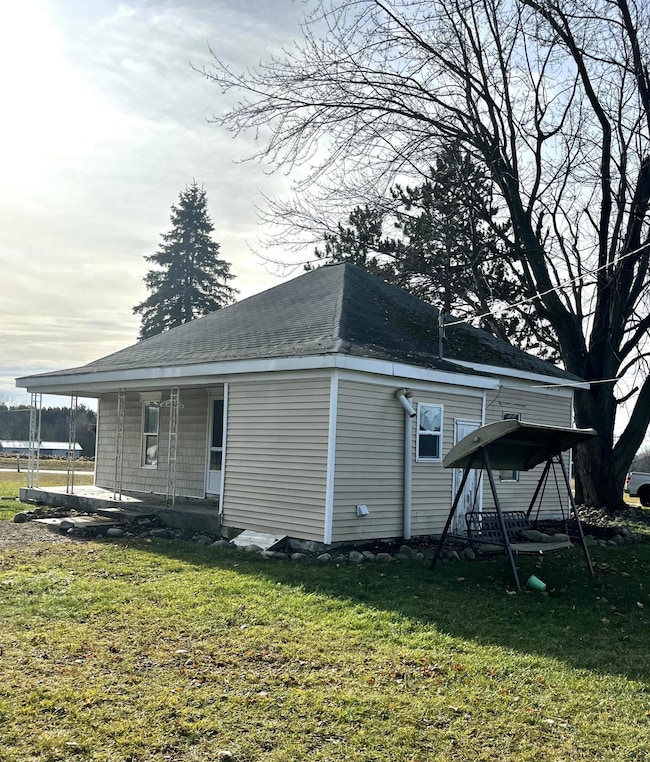 420 W 1st St, Trufant, MI 49347 - photo 3