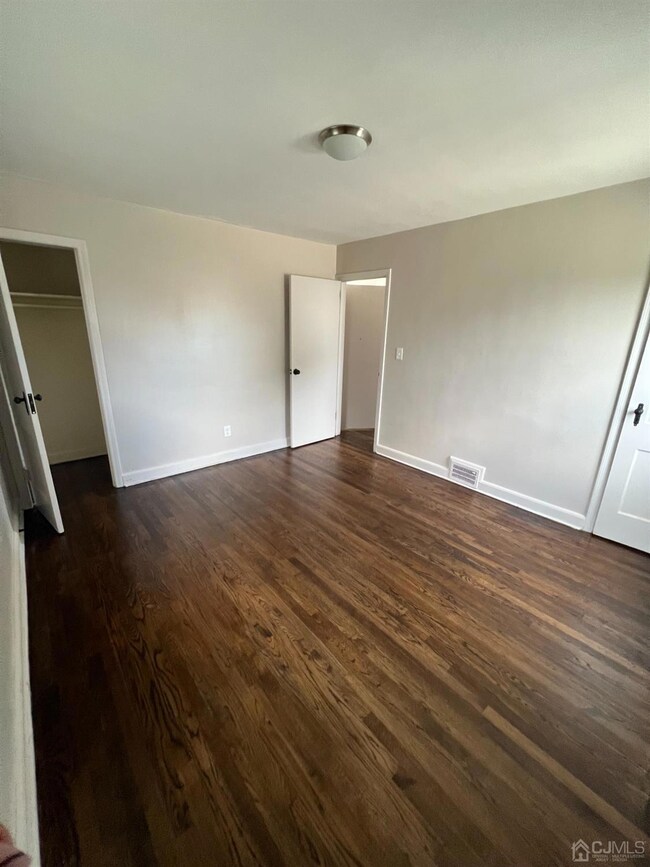 1087 Rahway Ave unit 2, Avenel, NJ 07001 - photo 6