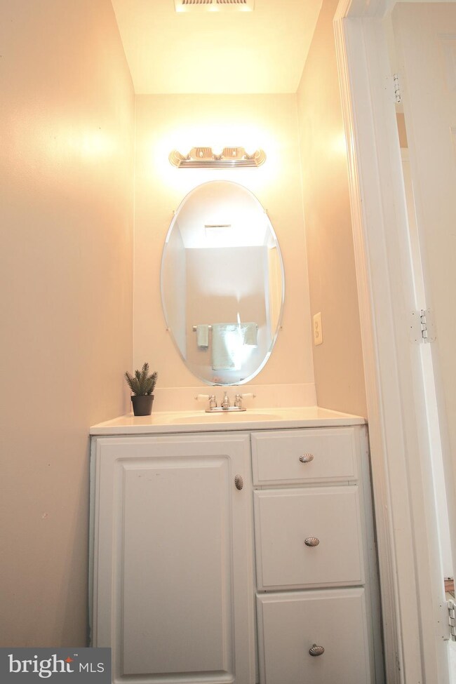 10513 Montrose Way, Manassas, VA 20109 - photo 4