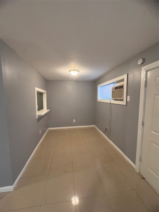 4807 Mallow St unit 5, Houston, TX 77033 - photo 4