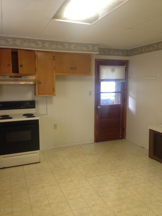 128 S Main St, Archbald, PA 18403 - photo 4