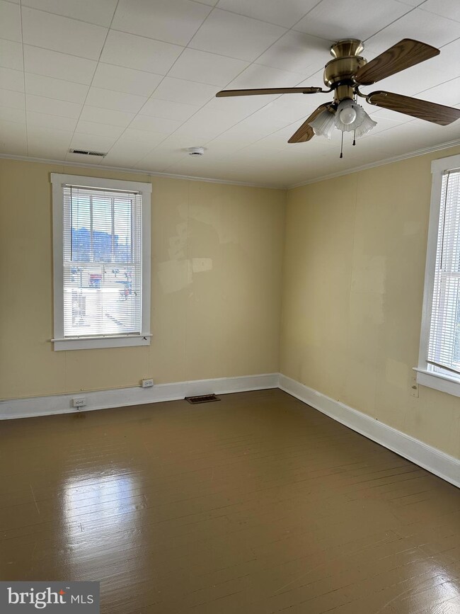 101 S Mildred St unit B, Ranson, WV 25438 - photo 5