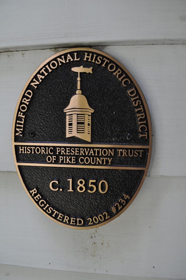 203 W Catharine St, Milford, PA 18337 - photo 3