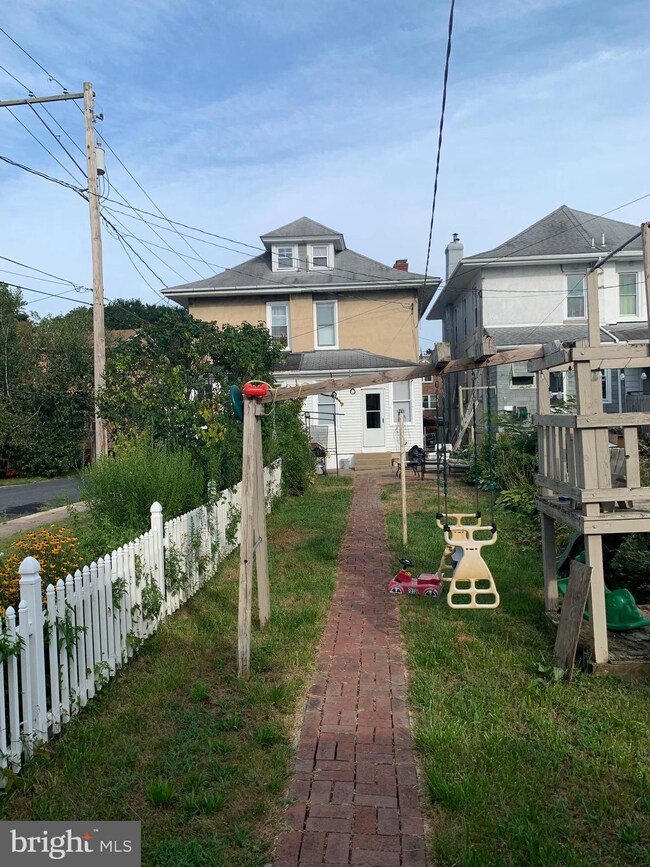 34 Franklin St, Reading, PA 19607 - photo 4