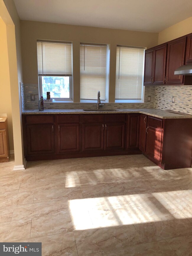 3041 Mickle St, Camden, NJ 08105 - photo 5