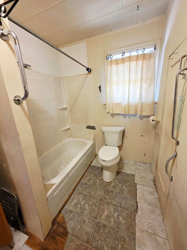 707 N 4th St W, Chewelah, WA 99109 - photo 6