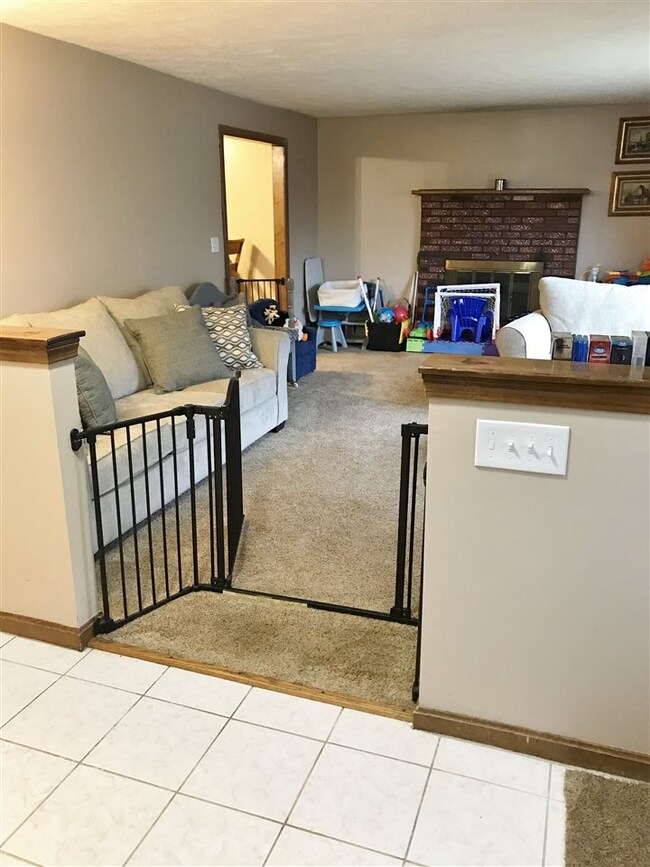 28 Amherst Dr, Derry, NH 03038 - photo 6