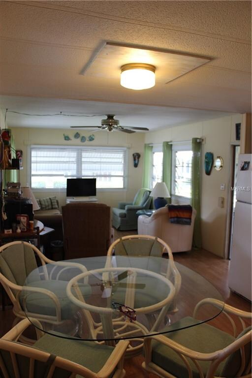 38925 Stapley Cir, Zephyrhills, FL 33540 - photo 5