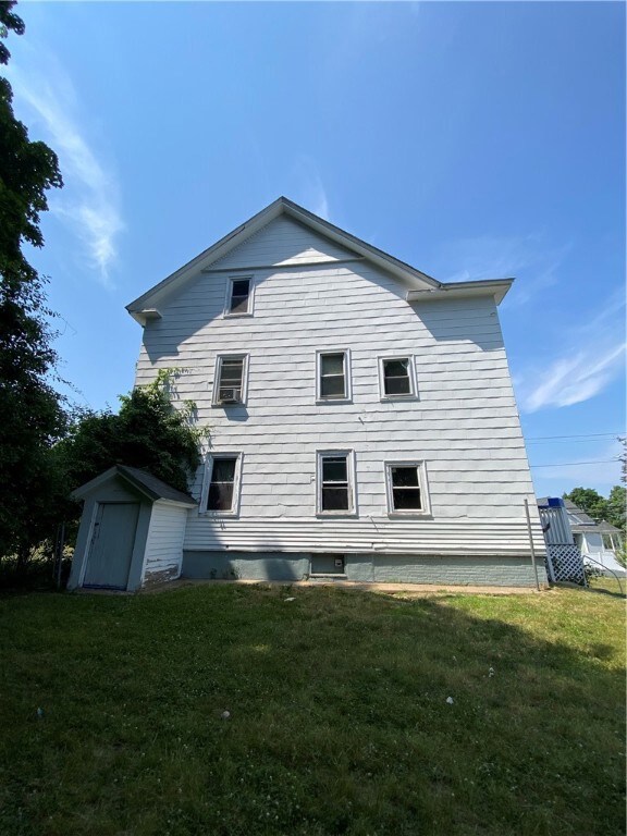 33 W Warwick Ave, West Warwick, RI 02893 - photo 5