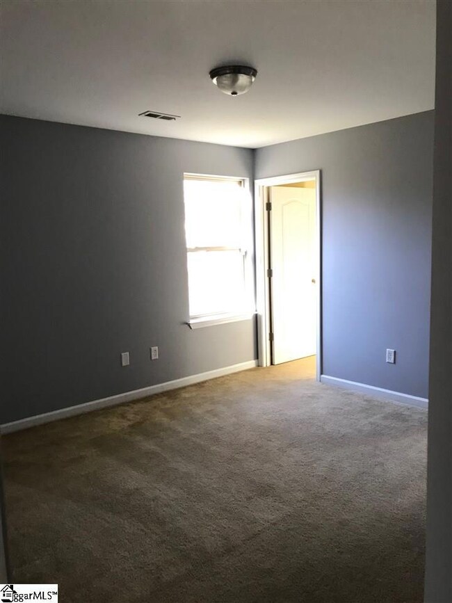 69 Thunderbird Dr, Travelers Rest, SC 29690 - photo 3