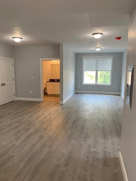 599 Summer St unit 207, Lynn, MA 01905 - photo 2