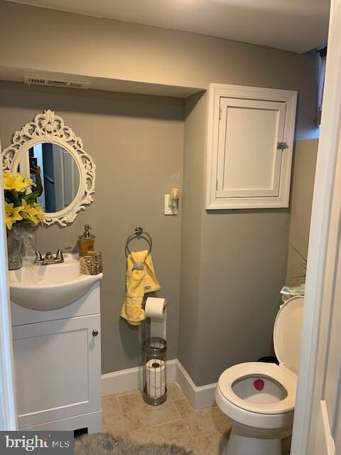 1054 Middleborough Rd, Essex, MD 21221 - photo 4