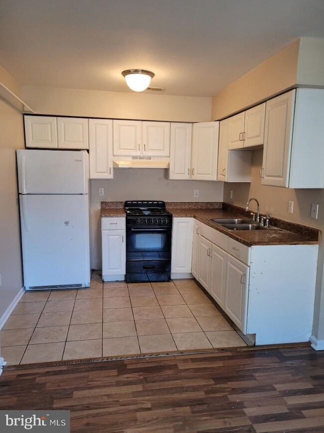 650 W 11th St unit E, Front Royal, VA 22630 - photo 3