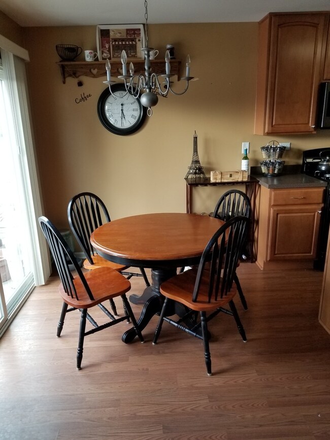 769 Pointe Dr unit 161, Crystal Lake, IL 60014 - photo 3