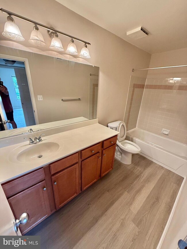 1711 Ascot Way unit D, Reston, VA 20190 - photo 6