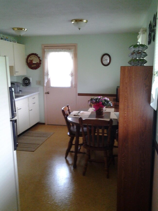 Eat in kitchen