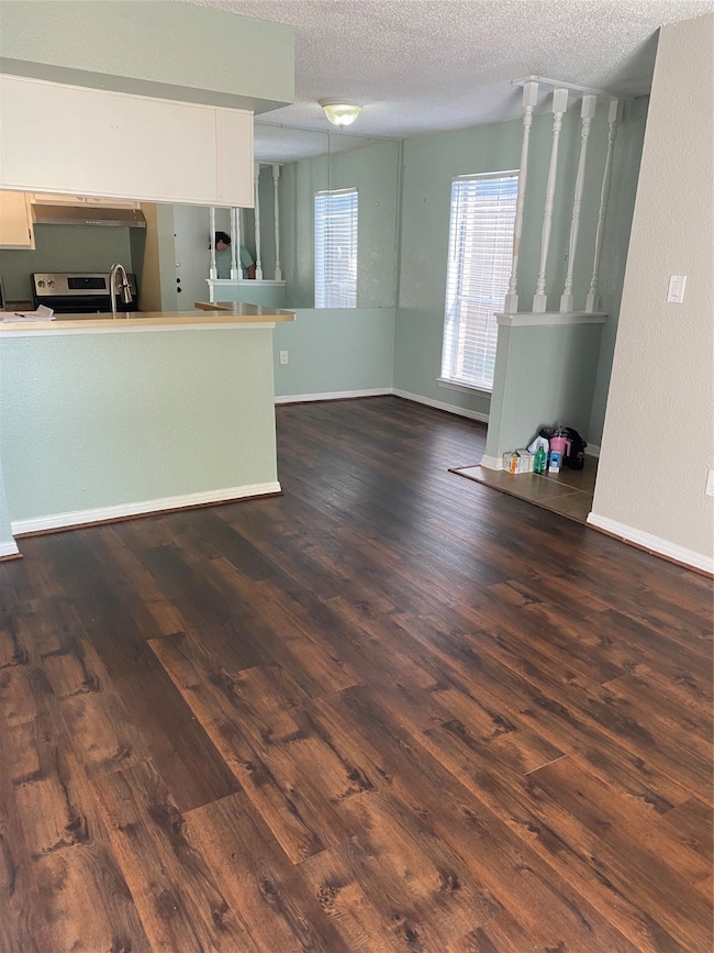 living area with a separate dining area to the rig
