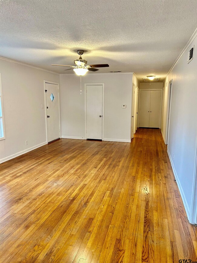 625 Loftin St, Tyler, TX 75701 - photo 4