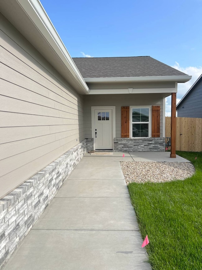9873 Weeping Willow Dr, Manhattan, KS 66502 - photo 2