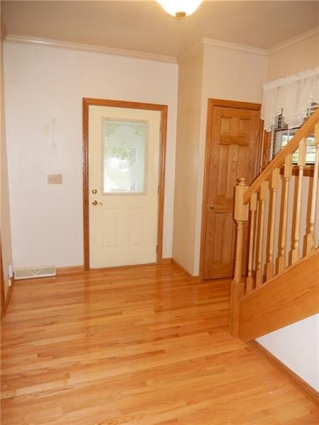 Hard wood floor entry is a beauty and spacious whe