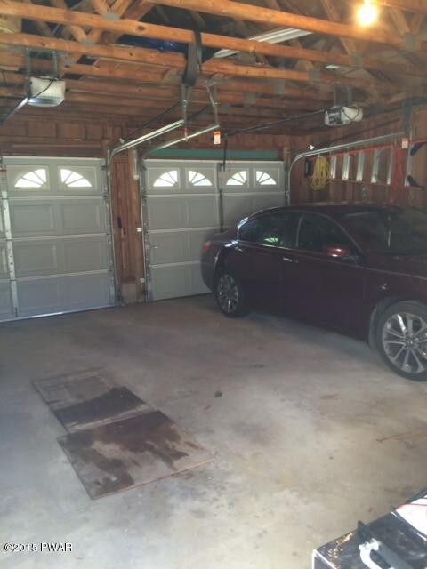 104 Maple Ave, Matamoras, PA 18336 - photo 5