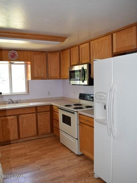 1180 E Deuce of Clubs, Show Low, AZ 85901 - photo 6