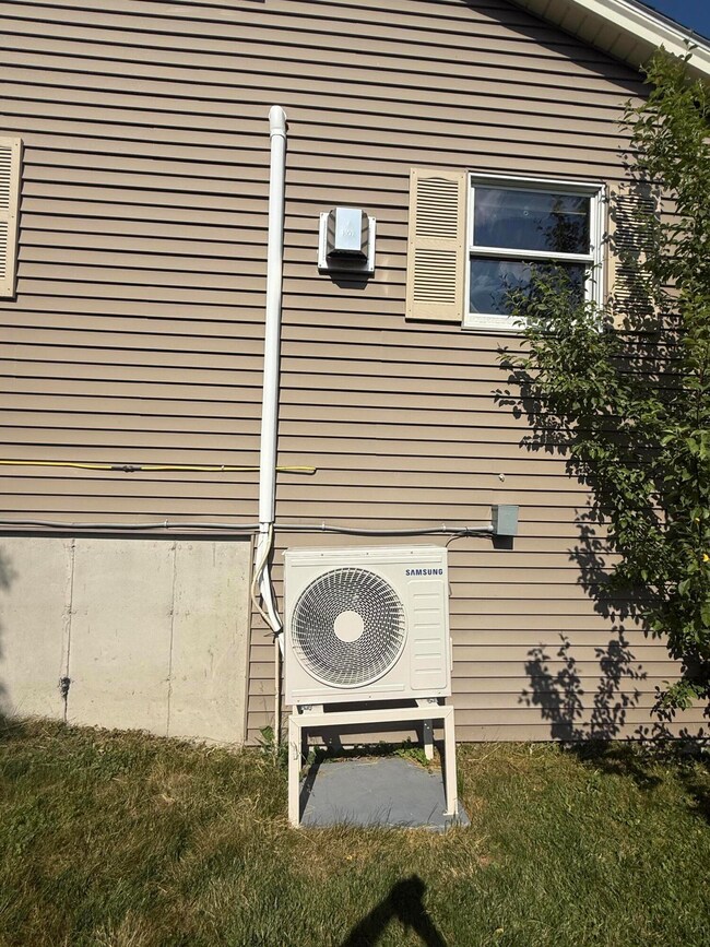 68 Laurel Cir, Bangor, ME 04401 - photo 4