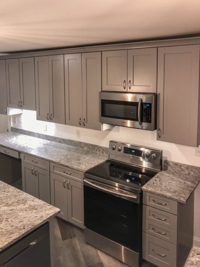 337 Roxbury St, Keene, NH 03431 - photo 4