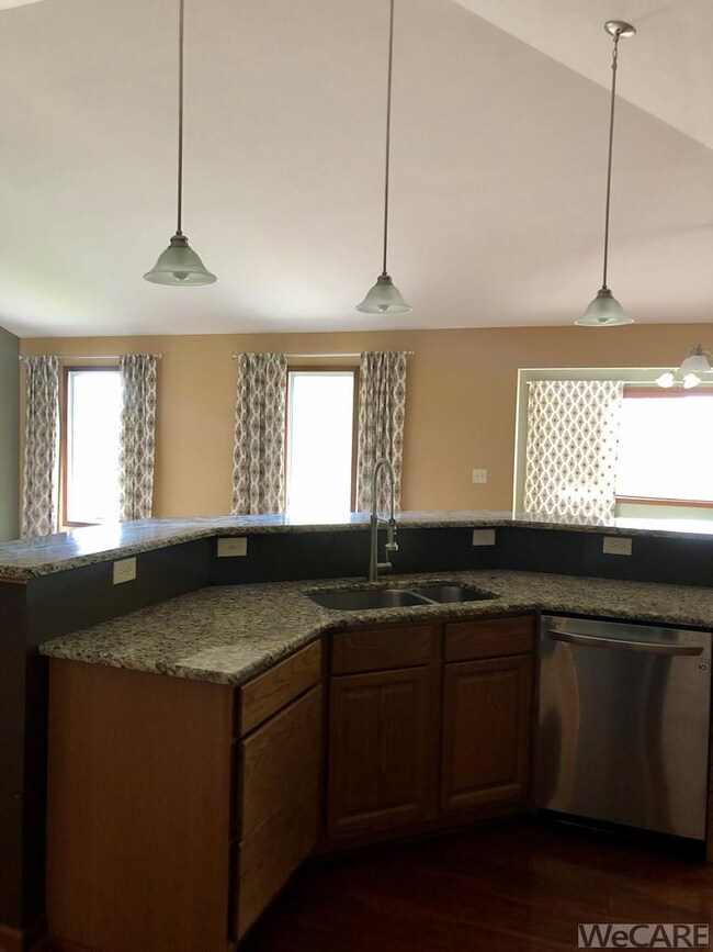 5112 Surrey Ln, Lima, OH 45807 - photo 3