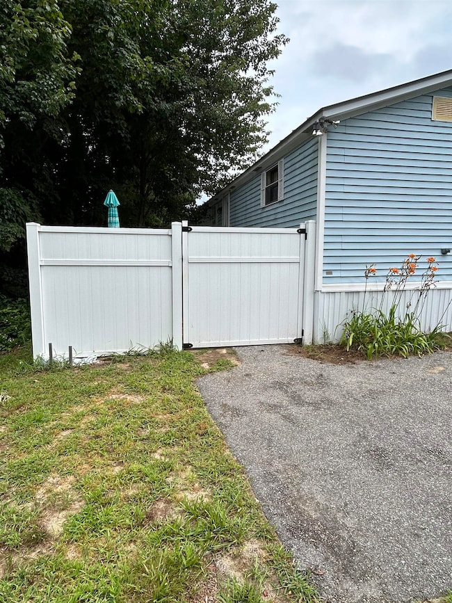 26 Melendy Rd unit 2, Milford, NH 03055 - photo 4