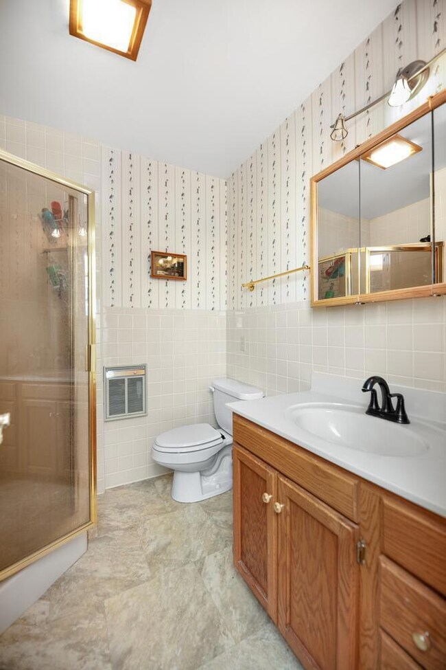 63243 Storeyhill St Vandalia-large-016-0