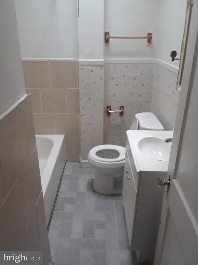 1527 Homestead St, Baltimore, MD 21218 - photo 2