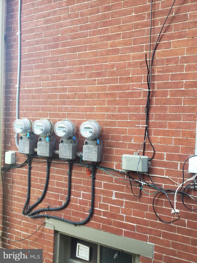 1607 Mineral Spring Rd, Reading, PA 19602 - photo 2