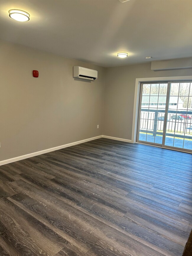 45 Monarch Way unit 204, Portsmouth, NH 03801 - photo 2