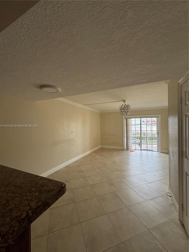 2740 W 76th St unit 202, Hialeah, FL 33016 - photo 2