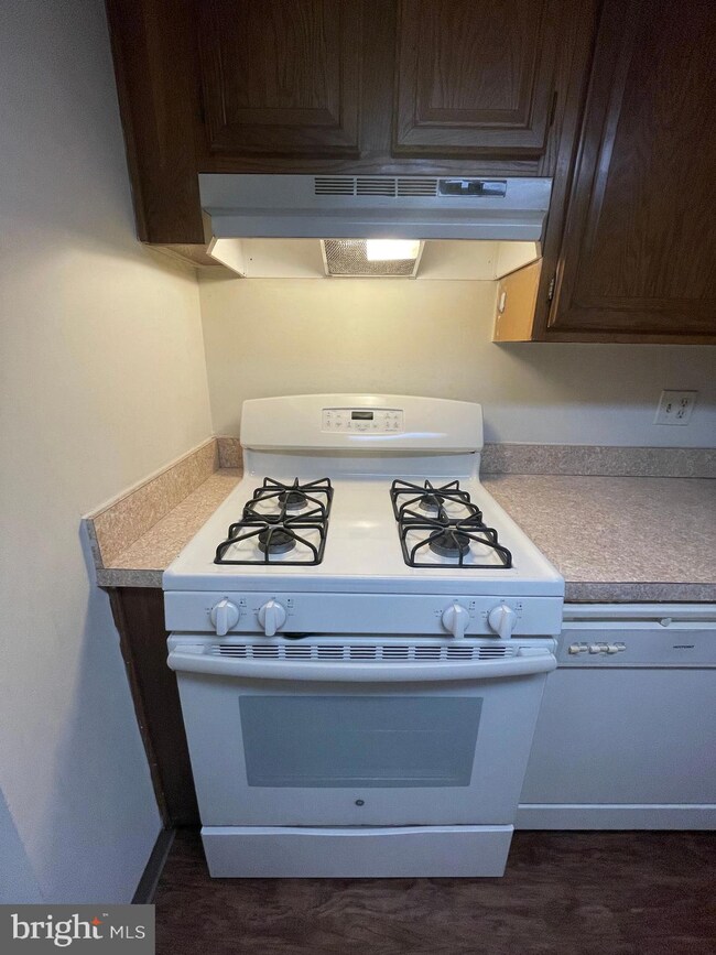 1428 Northgate Square unit 1428-11B, Reston, VA 20190 - photo 3