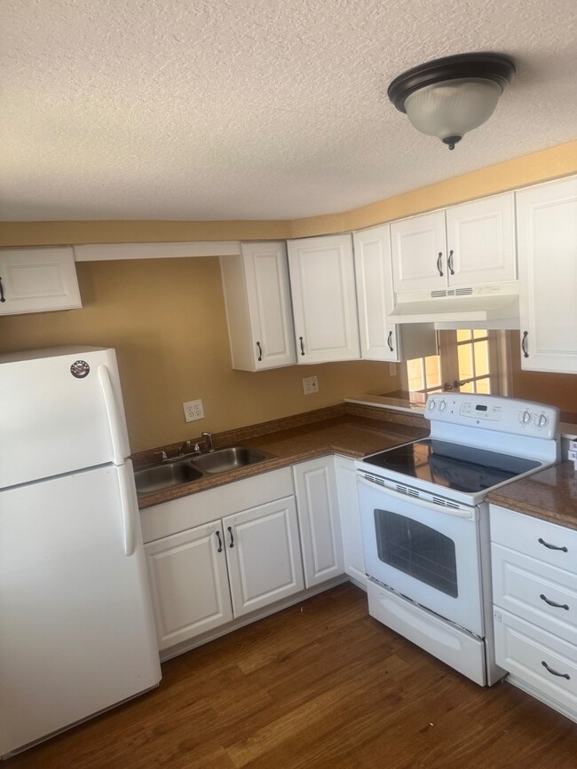 196 13th St unit 3, St. Cloud, FL 34769 - photo 2