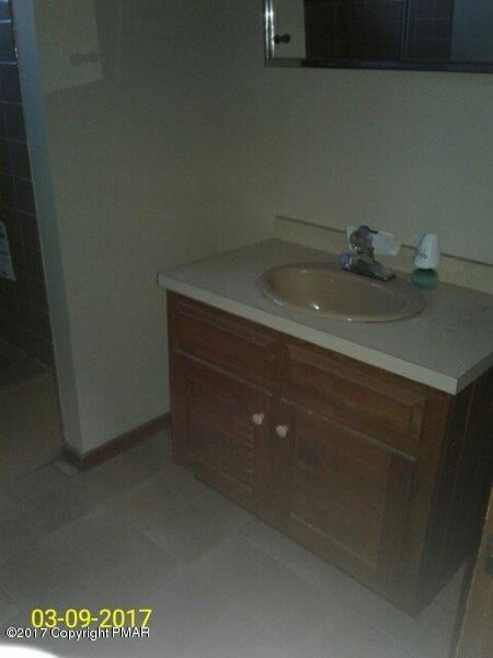 3463 Crestwood Dr, East Stroudsburg, PA 18301 - photo 2